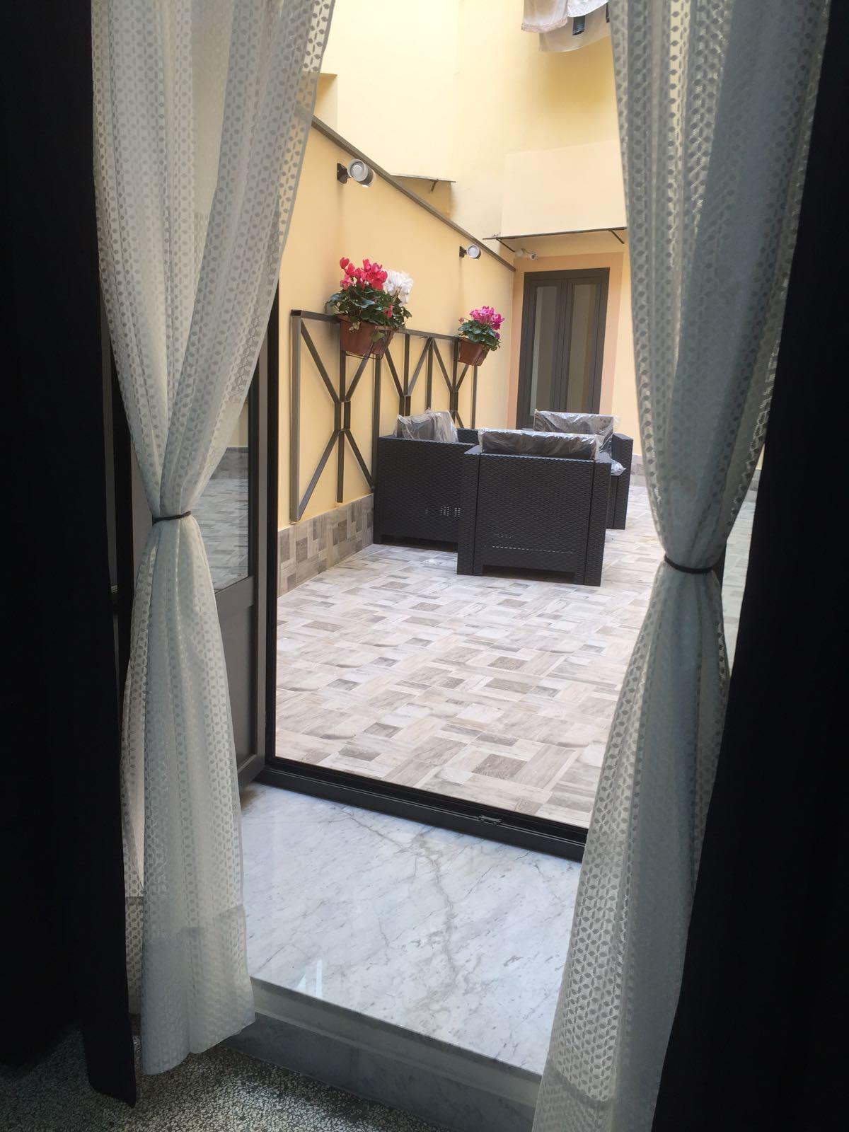 Mb95 - Mezzocannone Luxurious Bed&Breakfast Неаполь Экстерьер фото