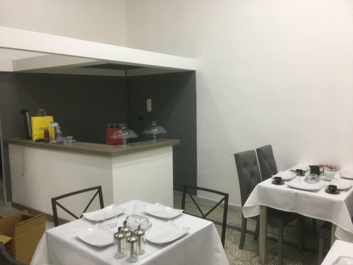 Mb95 - Mezzocannone Luxurious Bed&Breakfast Неаполь Экстерьер фото