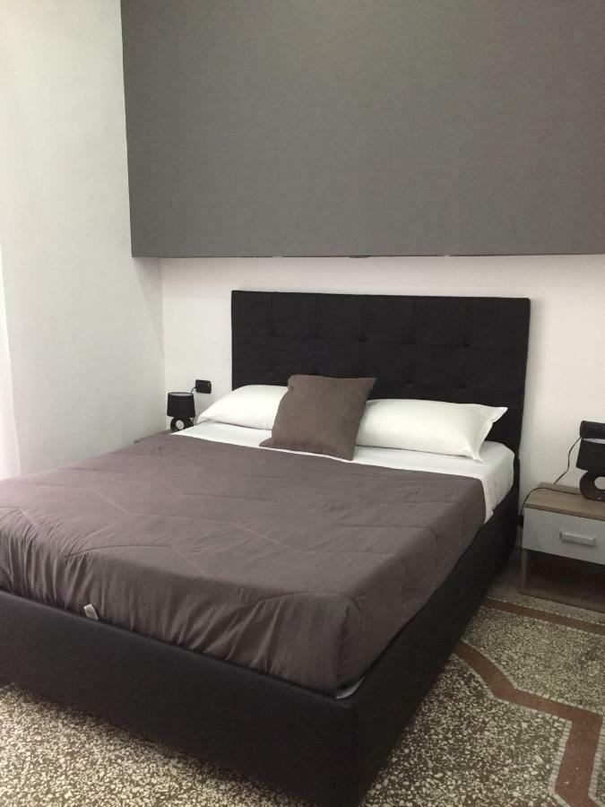 Mb95 - Mezzocannone Luxurious Bed&Breakfast Неаполь Экстерьер фото