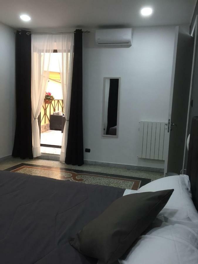 Mb95 - Mezzocannone Luxurious Bed&Breakfast Неаполь Экстерьер фото