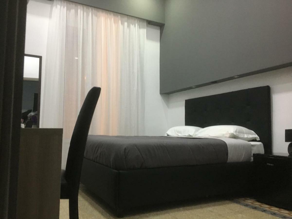 Mb95 - Mezzocannone Luxurious Bed&Breakfast Неаполь Экстерьер фото